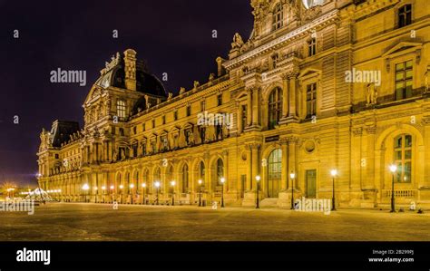 Amazing view of Louvre Museum at night in Paris France Stock Photo - Alamy