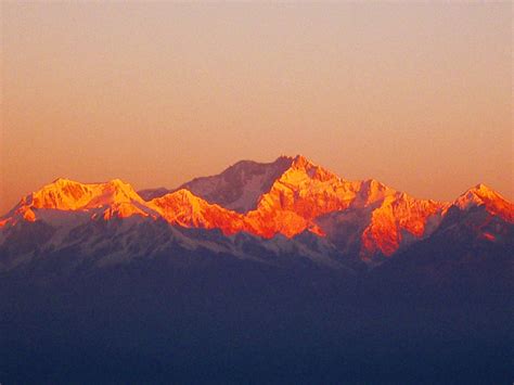 Sunrise at Kanchenjunga by deviantzarl on DeviantArt