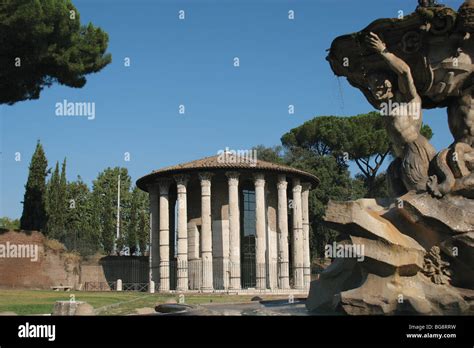 Temple of Vesta. Rome Stock Photo - Alamy