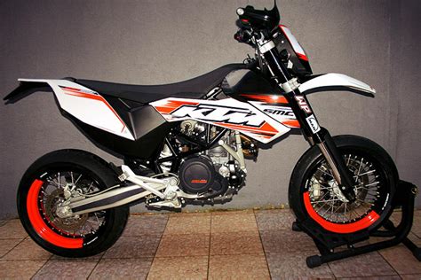 KTM 690 Supermoto