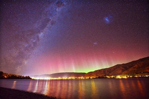 Shooting stars and Aurora Australis in Wanaka, New Zealand - The Wandering Lens - Travel ...