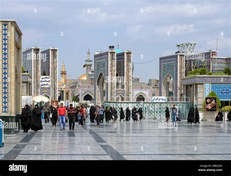 Muslim pilgrims at Imam Reza Shrine. Mashhad, Iran Stock Photo - Alamy