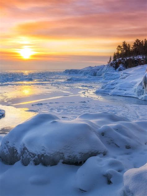 5 Short Hikes With Amazing Winter Views In Marquette Michigan