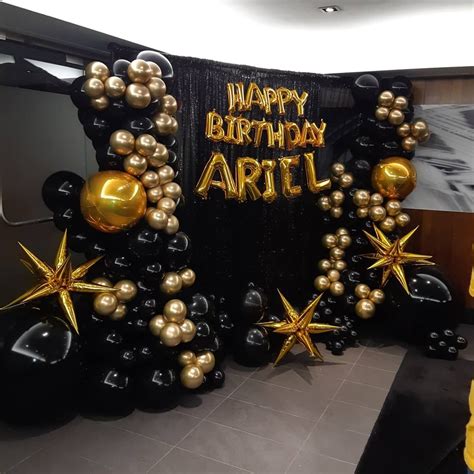 Black & Gold Balloon Backdrop | Black and gold balloons, Gold balloons, Balloon decorations