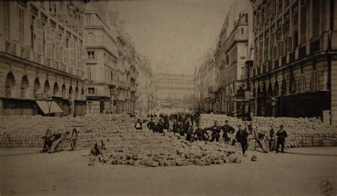 Barricade place Vendome Commune Paris 1871 | Commune de paris, Paris ile de france, Paris