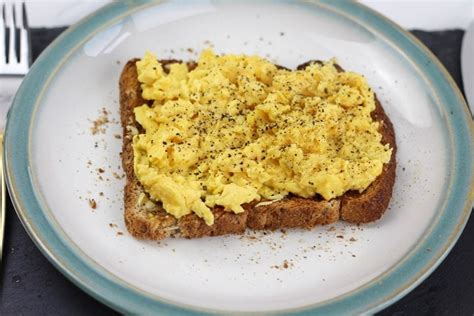 Scrambled Eggs on Toast - a quick and nutricious way to start the day!