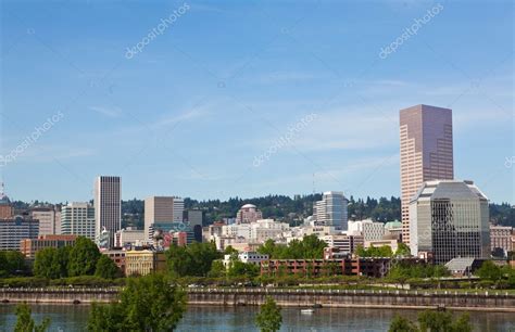 Portland. Oregon skyline – Stock Editorial Photo © dnewman8 #11040774