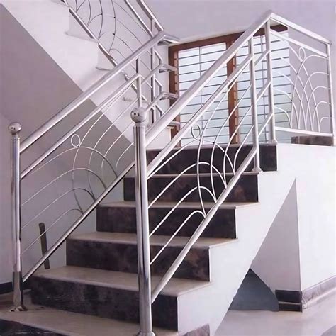 Staircase Ss Railing, H. 900 mm at Rs 450/sq ft in Nagpur | ID: 23419461073