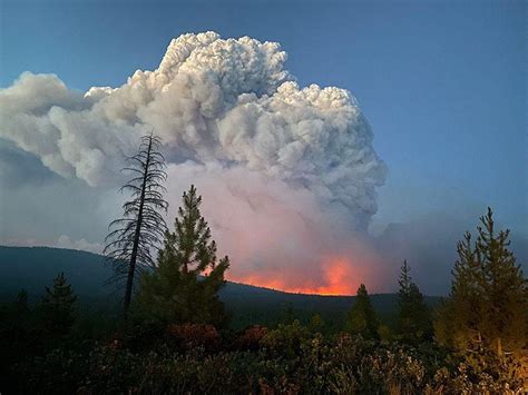 Oregon wildfire threatens 3K homes, forces evacuations - oregonlive.com