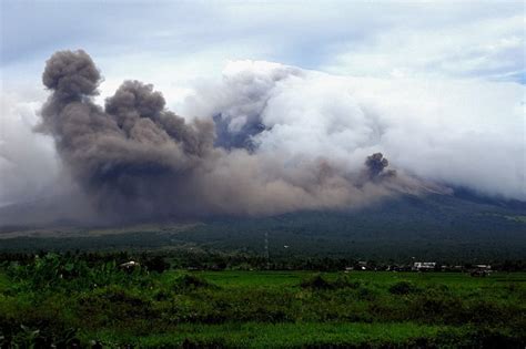 Mayon Volcano : Philippines