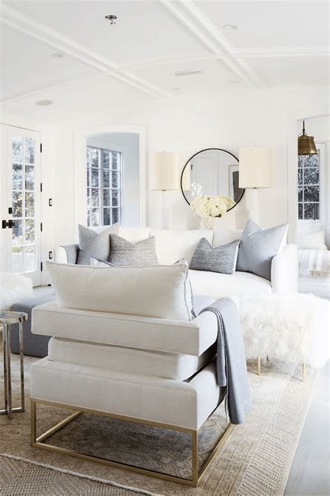 BENJAMIN MOORE SIMPLY WHITE - Concepts and Colorways | Living room ...