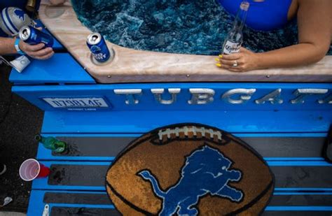 Detroit Lions fans remember 'Yooperman' as beloved tailgater