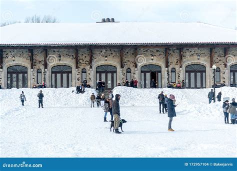 Mount Royal Chalet French: Chalet Du Mont-Royal Editorial Stock Image - Image of french, centre ...