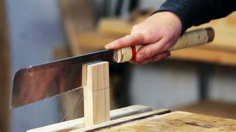 Master This Essential Woodworking Skill: How To Use A Back Saw? | Handful Tool