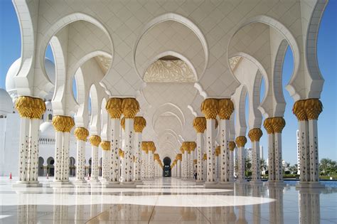 Visit the Beautifully Designed Louvre Abu Dhabi - Abu Dhabi Blog