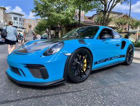 Striking Miami Blue Porsche 911 GT3 RS : r/carporn