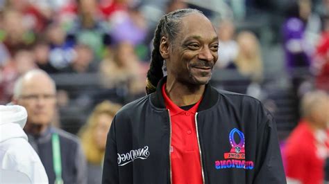 Snoop Dogg believes that his former youth football team players are still playing well | List23 ...