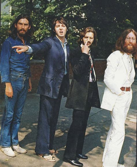 The Beatles outside EMI Studios, Abbey Road, 8 August 1969 | The Beatles Bible