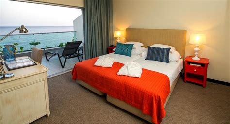 Hotel in the Bay of Funchal? Book Pestana Madeira Beach Club!