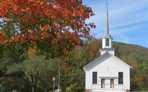 The Valley Reporter - Duxbury Historical Society acquires South Duxbury Church and Sunshine Hall