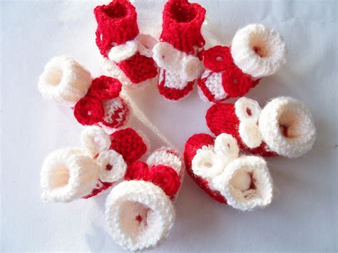 Family Crafts and Recipes: Knitted Christmas Ornaments- Free Pattern Included