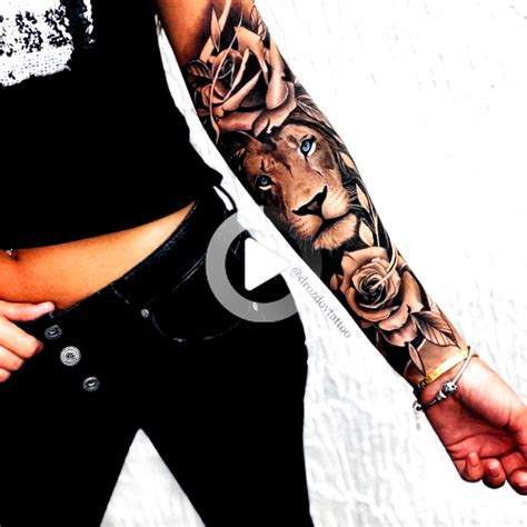 Tatuaje de león de ojos azules + rosas | Tattoos, Forearm sleeve tattoos, Lion tattoo