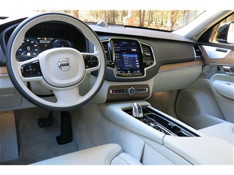 2017 Volvo XC90: 55 Interior Photos | U.S. News