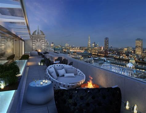 Radio Rooftop Bar at ME London | New Aldwych Cocktail Bar | DesignMyNight