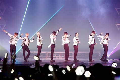 Exo Concert / COVER EXO Completes Their EXO'rDIUM Concert in Singapore ... - Exo is our ...