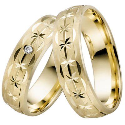 Diamond-Cut Yellow Gold Wedding Ring | The Wedding Band Shop