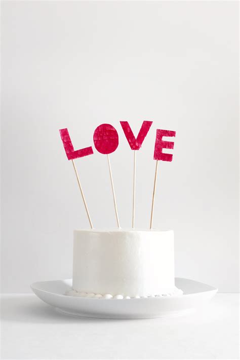 DIY // Fringed love cake topper