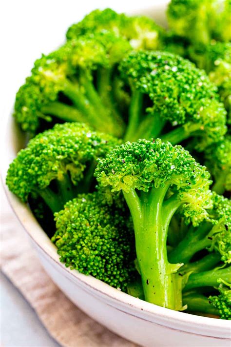 5 Health Benefits of Broccoli - Jessica Gavin