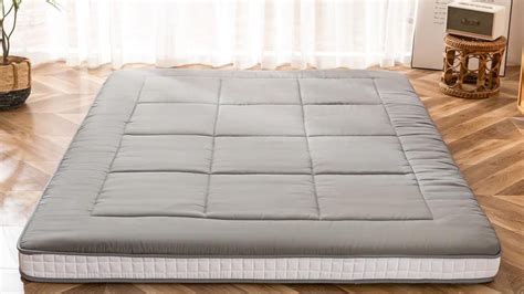 What is a Japanese floor mattress? — and why they might just be better than a bed | Real Homes