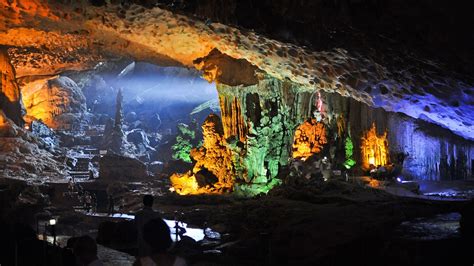 Top 5 most beautiful Halong bay caves to explore - Halong Junk Cruise