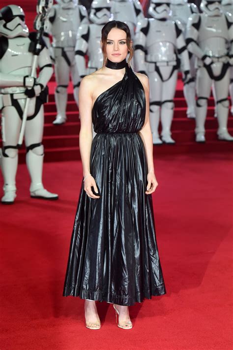 Star Wars Actress Daisy Ridley Has a Signature Red Carpet Style | Observer