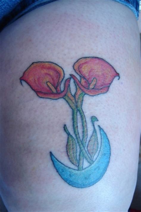 Calla Lilies Tattoo On Thigh | Tattoo Designs, Tattoo Pictures