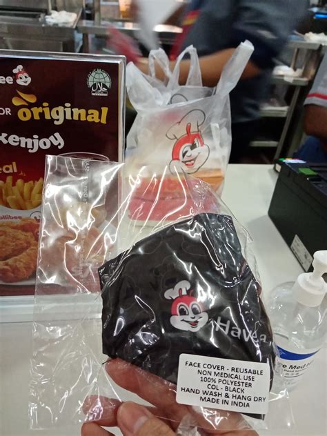 Jollibee S'pore giving free reusable mask with every purchase of S$12 2pc chicken & spaghetti ...