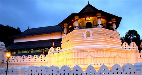 History of Sri Lanka : Temple of the Tooth