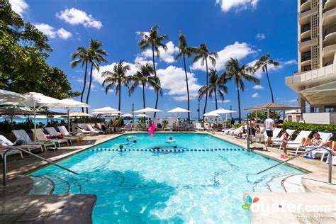 Moana Surfrider, A Westin Resort & Spa, Waikiki Beach Review: What To REALLY Expect If You Stay