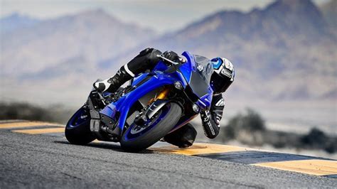 Yamaha YZF-R1 Photos, Pictures (Pics), Wallpapers | Top Speed