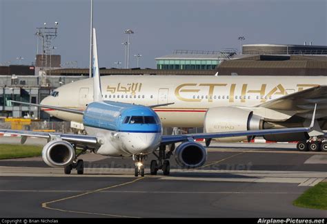 PH-EZI - KLM Cityhopper Embraer ERJ-190 (190-100) at Manchester | Photo ID 102615 | Airplane ...