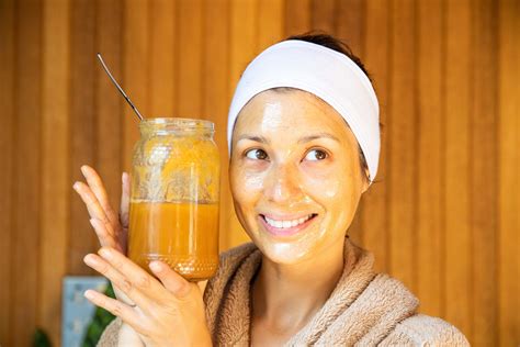 WHY YOU SHOULD DO A RAW HONEY MASK | Raw honey mask, Honey mask, Honey ...