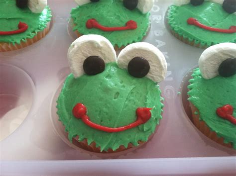 Beverly's Baking Bits: Frog Cupcakes