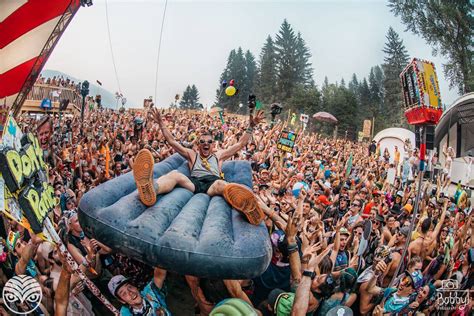 Top 15 Most Popular Festivals and Holidays in Canada | KnowInsiders