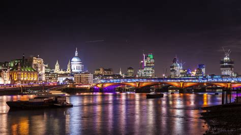 Blackfriars Bridge, St Paul's Cathedral, City London Skyline, night Stock Footage,#Paul# ...