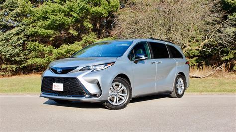 2023 Toyota Sienna Review | AutoTrader.ca