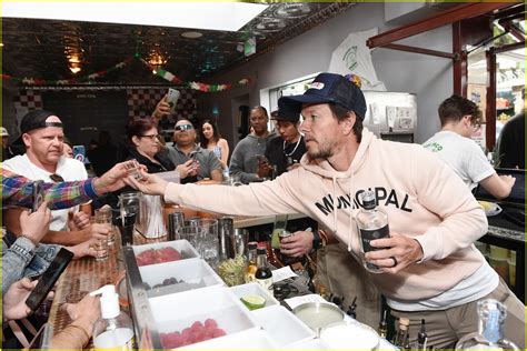 Mark Wahlberg Plays Bartender to Serve His Tequila Brand at Roadside Taco Event: Photo 4916986 ...