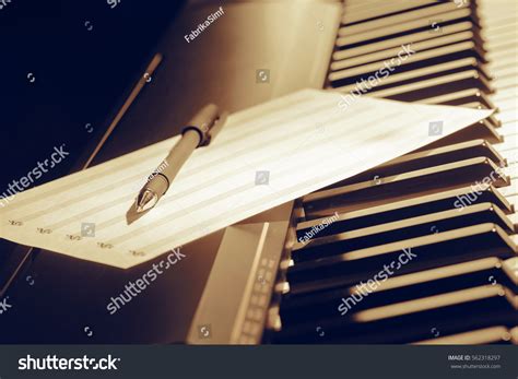 Music Notes On Piano Keys Stock Photo 562318297 | Shutterstock