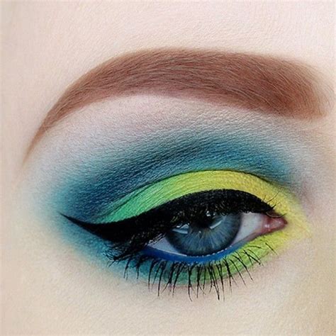 21 Dramatic Colorful Makeup Tutorials - Top Dreamer