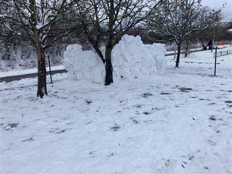 This snow fort i found : r/Forts